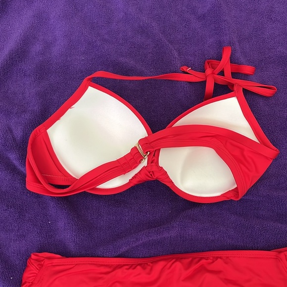 Red Bikini - Picture 5 of 5